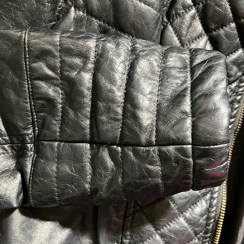 Leather jacket - Picture 3 of 11